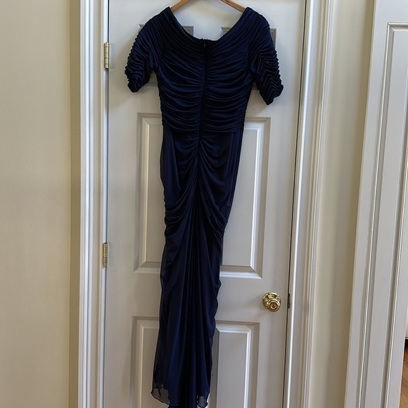 Tadashi Shoji Asymmetrical Navy Mesh Gown Dress SzM - Picture 6 of 8